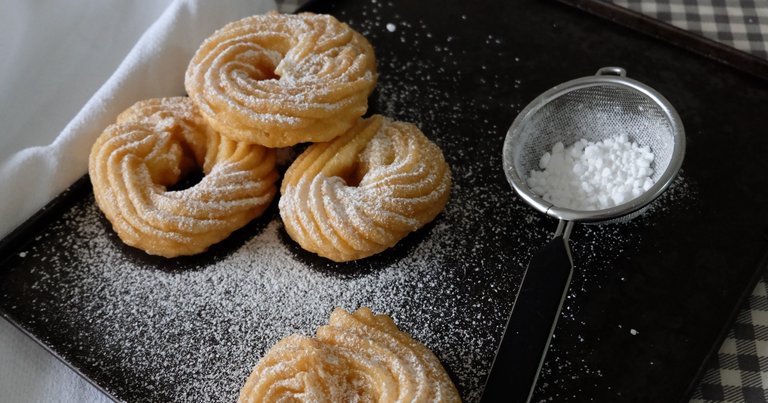 Churros. Gniazdka.
