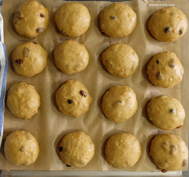 Rolled buns